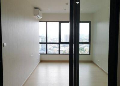 2-BR Condo at Supalai Loft Prajadhipok-Wongwian Yai near BTS Wongwian Yai