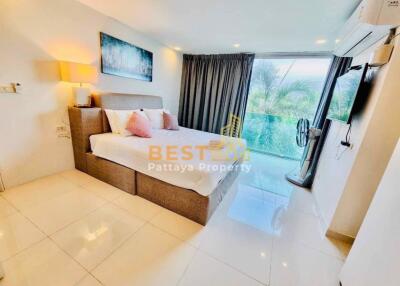 3 Bedrooms Condo in Club Royal Wongamat C011978