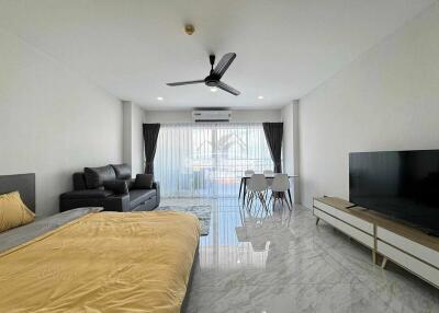 Spacious studio for sale in View Talay 5, central Jomtien.