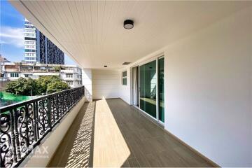 Pet Friendly 3 Bedroom Condo with Big Balcony for Rent in Ekamai