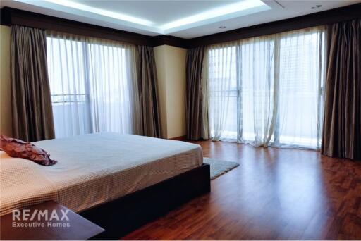 For Sale: Spacious 3-Bedroom Condo at Regent on the Park 2 in Sukhumvit 61  BTS Ekkamai 14 Mins Walk