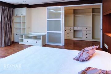 For Sale: Spacious 3-Bedroom Condo at Regent on the Park 2 in Sukhumvit 61  BTS Ekkamai 14 Mins Walk
