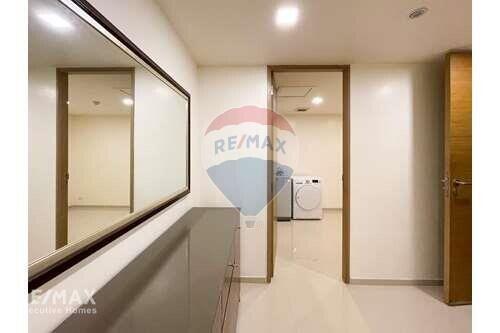 Pet Friendly 2 Bed Condo for Rent near BTS Phrompong on Sukhumvit Road