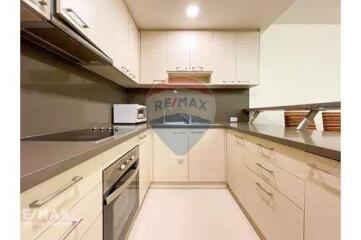 Pet Friendly 2 Bed Condo for Rent near BTS Phrompong on Sukhumvit Road