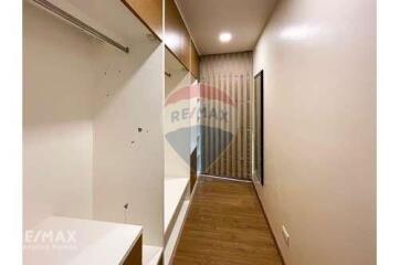 Pet Friendly 2 Bed Condo for Rent near BTS Phrompong on Sukhumvit Road