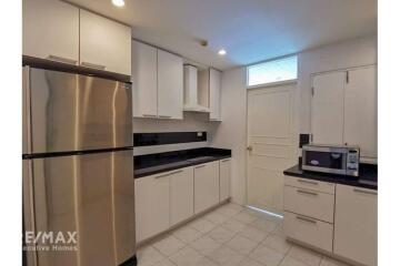 Pet-Friendly 2-Bed Condo for Sale near BTS Phrom Phong (17 Mins Walk)