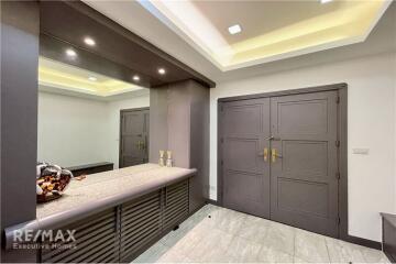 Newly Renovated 3-Bed Condo for Sale with Tenant  President Park Sukhumvit 24  MRT Queen Sirikit 13 Mins Walk