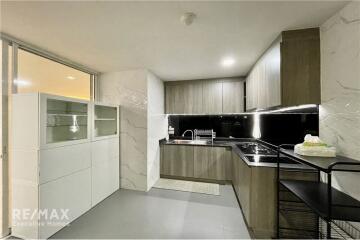 Newly Renovated 3-Bed Condo for Sale with Tenant  President Park Sukhumvit 24  MRT Queen Sirikit 13 Mins Walk