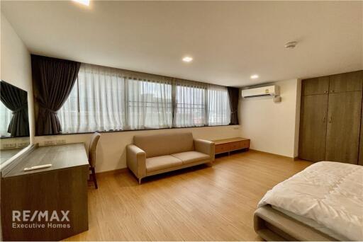 Newly Renovated 3-Bed Condo for Sale with Tenant  President Park Sukhumvit 24  MRT Queen Sirikit 13 Mins Walk