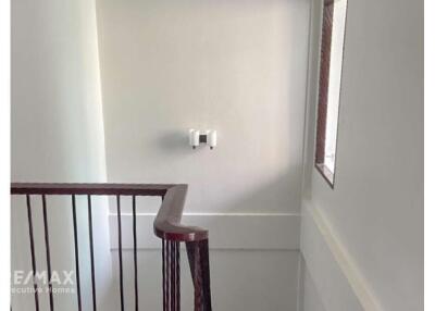 Spacious Two-Story Townhouse with BTS Eakkami Sukhumvit Road Access