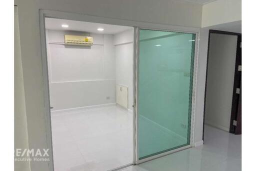 Spacious Two-Story Townhouse with BTS Eakkami Sukhumvit Road Access