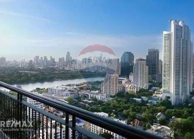Luxurious Fully Furnished 2BR Condo for Sale with Pet-Friendly Amenities, 16 Mins Walk to MRT Queen Sirikit