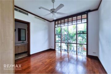 Luxurious 51 Bedroom Pool Villa for Rent near BTS Asoke