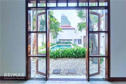 Luxurious 51 Bedroom Pool Villa for Rent near BTS Asoke