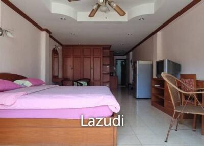 6 Rooms 9 Baths 316 SQ.M. Apartment in Pratumnak