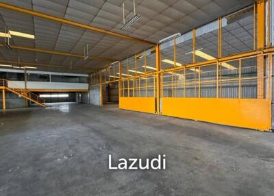 Showroom with workshop for rent in Srinakarin 34