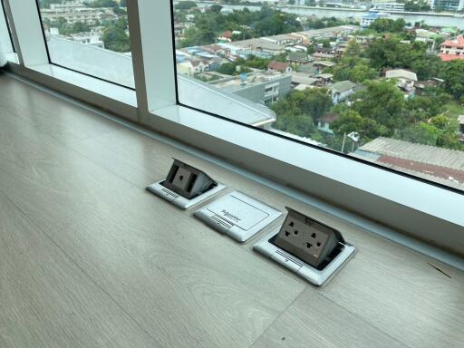 Floor sockets with a view