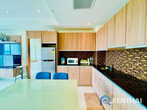 Fully-Furnished 2-Bed Condo in Pattaya