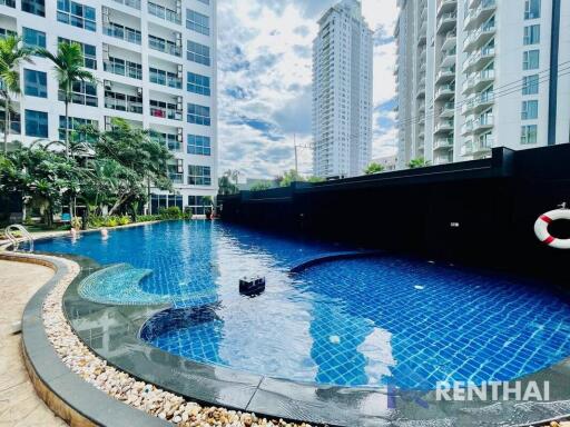 Fully-Furnished 2-Bed Condo in Pattaya