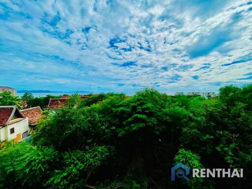 Fully-Furnished 2-Bed Condo in Pattaya