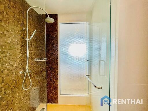 Fully-Furnished 2-Bed Condo in Pattaya