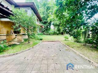 Phoenix Golf Villa บ้านเดี่ยว สไตล์ บ้านสวน