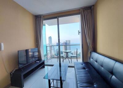 1 Bedroom Condo in The Riviera Wong Amat Beach Wongamat C009798