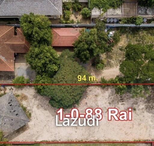 Land for Sale by the Beach in Hua Hin Area : 1-0-88 Rai