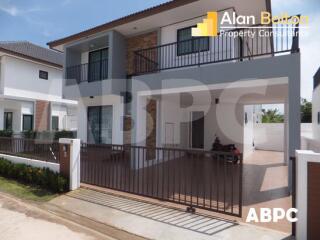 3 Bedrooms 3 Bathrooms House in East Pattaya