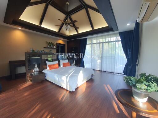 บ้าน ขาย 4 ห้องนอน 275 ตร.ม. ที่ดิน 704 m² ใน  The Village at Horseshoe Point, Pattaya