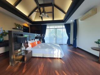 บ้าน ขาย 4 ห้องนอน 275 ตร.ม. ที่ดิน 704 m² ใน  The Village at Horseshoe Point, Pattaya