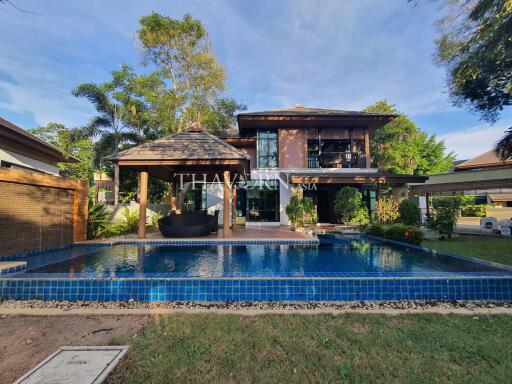 House For sale 4 bedroom 275 m² with land 704 m² in The Village at Horseshoe Point, Pattaya