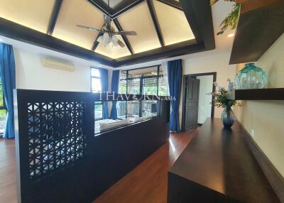 House For sale 4 bedroom 275 m² with land 704 m² in The Village at Horseshoe Point, Pattaya