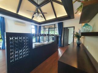 House For sale 4 bedroom 275 m² with land 704 m² in The Village at Horseshoe Point, Pattaya