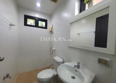 บ้าน ขาย 4 ห้องนอน 275 ตร.ม. ที่ดิน 704 m² ใน  The Village at Horseshoe Point, Pattaya