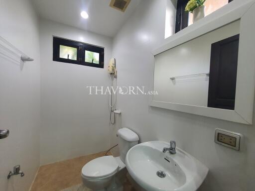 บ้าน ขาย 4 ห้องนอน 275 ตร.ม. ที่ดิน 704 m² ใน  The Village at Horseshoe Point, Pattaya