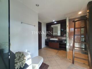 House For sale 4 bedroom 275 m² with land 704 m² in The Village at Horseshoe Point, Pattaya