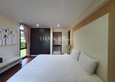 House For sale 4 bedroom 275 m² with land 704 m² in The Village at Horseshoe Point, Pattaya