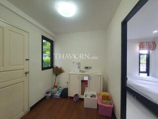 House For sale 4 bedroom 275 m² with land 704 m² in The Village at Horseshoe Point, Pattaya