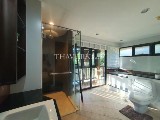 House For sale 4 bedroom 275 m² with land 704 m² in The Village at Horseshoe Point, Pattaya