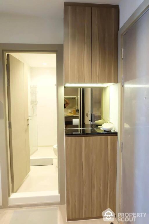 1-BR Condo at Life Asoke - Rama 9 near MRT Phra Ram 9