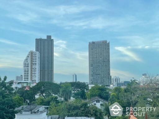 2-BR Condo at Art @ Thonglor close to Thong Lo