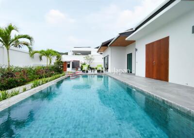 Solid 3 Bedroom Tropical-Modern Style Pool Villa by Award Winning Developer Close to Pineapple Valley Golf in Hua Hin for Sale (Newly Completed, Fully Furnished)