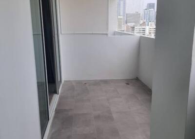 3-BR Condo at D.S. Tower 2 Sukhumvit 39 Condominium near MRT Sukhumvit