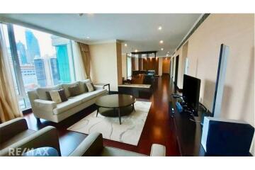 Spacious 4 Bedroom Condo for Rent near BTS Chit Lom (7 mins walk) at Park Chidlom