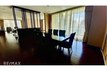 Spacious 4 Bedroom Condo for Rent near BTS Chit Lom (7 mins walk) at Park Chidlom