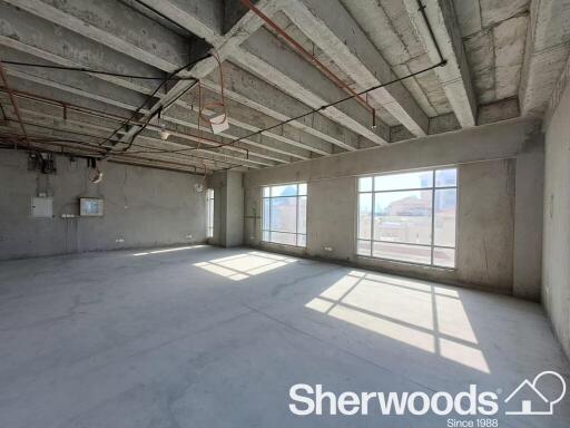 Full Floor of Commercial Office space on SZR