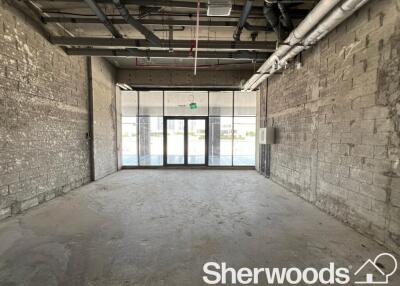 Full Floor of Commercial Office space on SZR