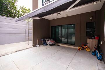 Covered outdoor patio with children