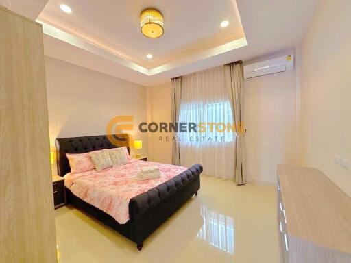 บ้านหลังนี้มี 3 ห้องนอน  อยู่ในโครงการชื่อ Baan Dusit Pattaya Hill 5  ตั้งอยู่ที่